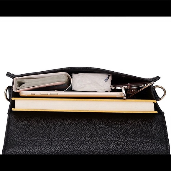 Little Black Magic Book purse 🔮 - Picture 7 of 15